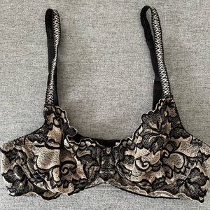 New Wacoal Lost in Lace Underwire Bra Black/Ivory 32C